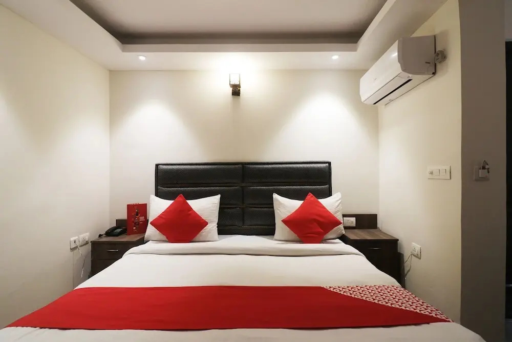 OYO 49069 A Suites