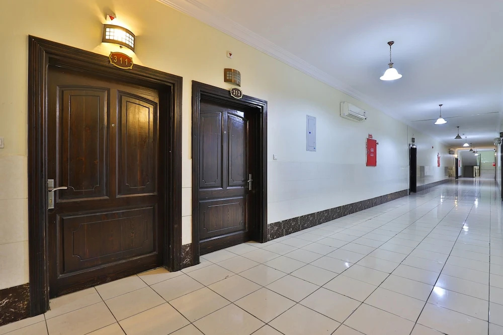 OYO 340 Nareen Furnished Apartments