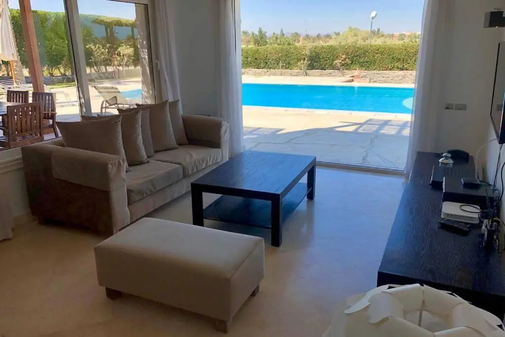 Villa with 5 bedrooms & 4 bathrooms - private heated pool