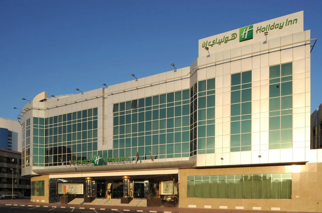 Sunday Hotel Holiday international Dubai