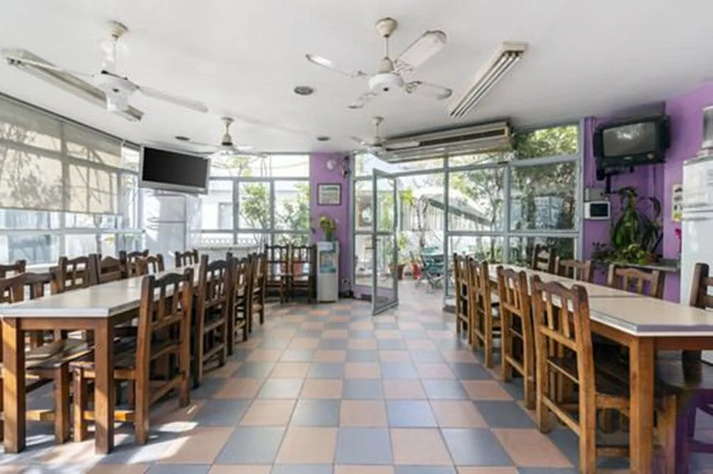Master Hostel Borges