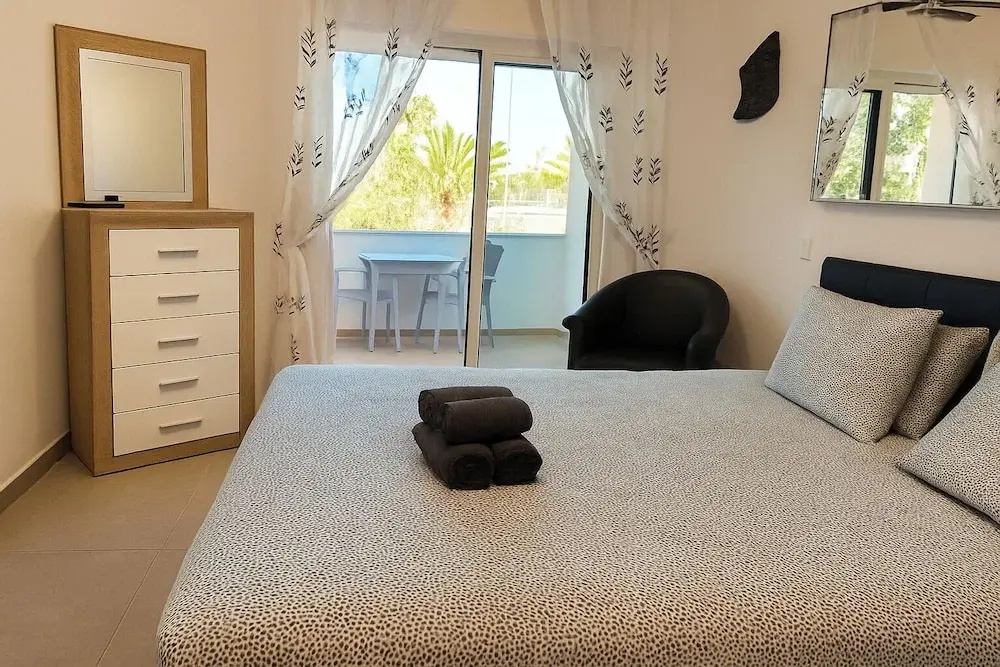 Lagos Marina View apt on Main Avenue Near Beaches