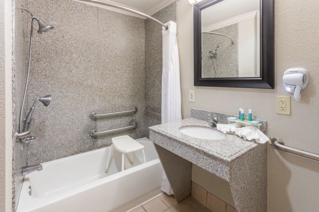 Holiday Inn Express Hotel and Suites Lake Charles by IHG