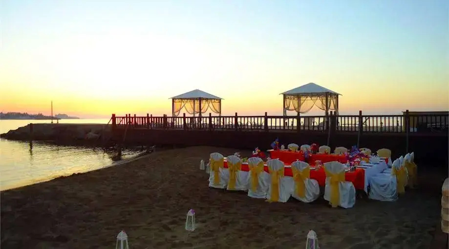 Ada Beach Hotel