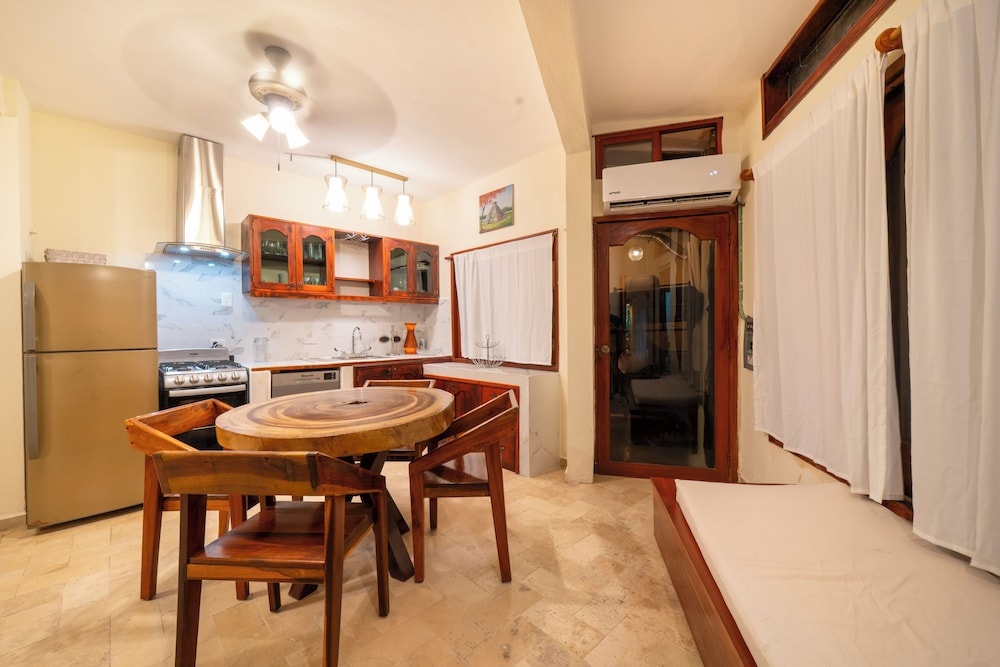 Condo with private cenote on 5Av - Sacbe