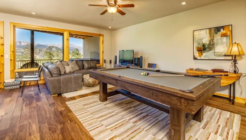 Serenity Luxury Vacation At Windcliff 3 Bedroom Home by RedAwning