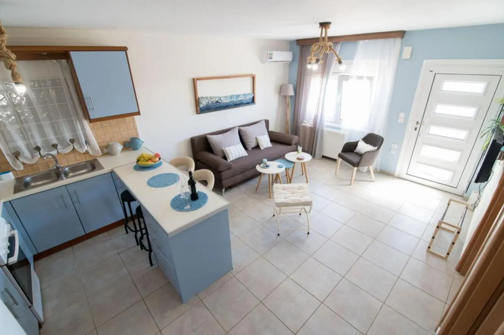 Lovely apartment just infront of the beach