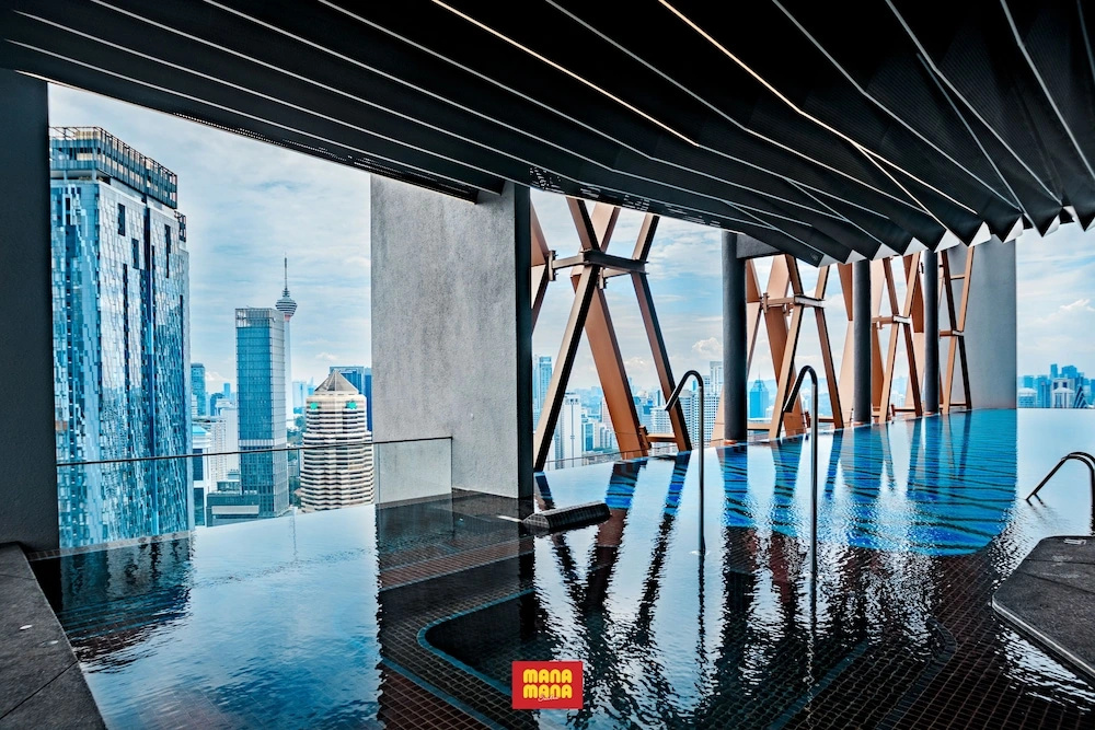 Scarletz Suites KLCC by Mana-Mana