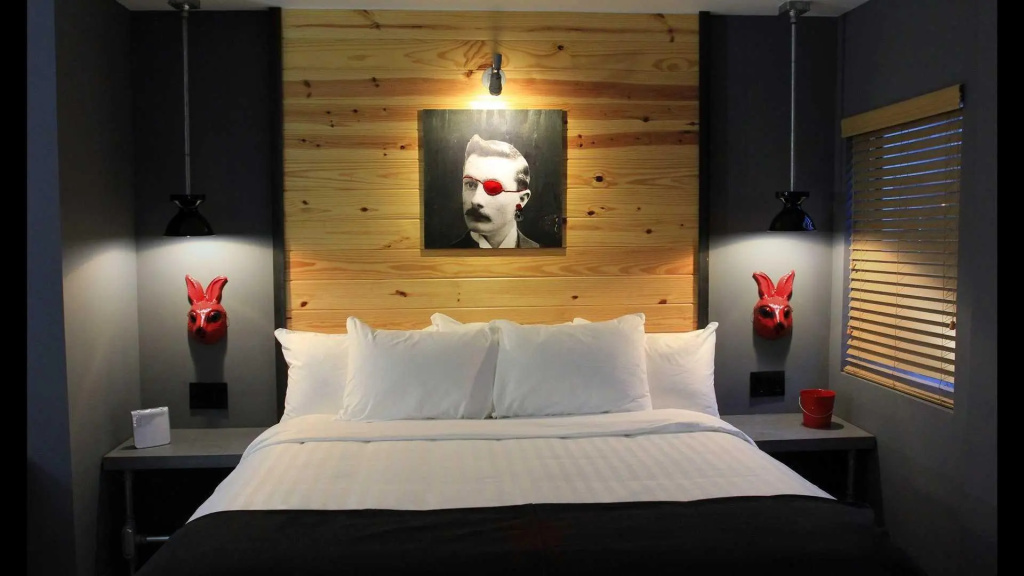 Hotel Gaythering - Gay Hotel - All Adults Welcome