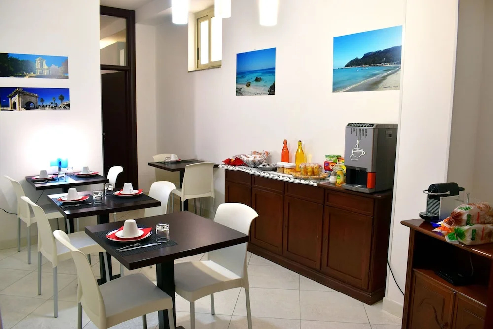 Thanit Rooms