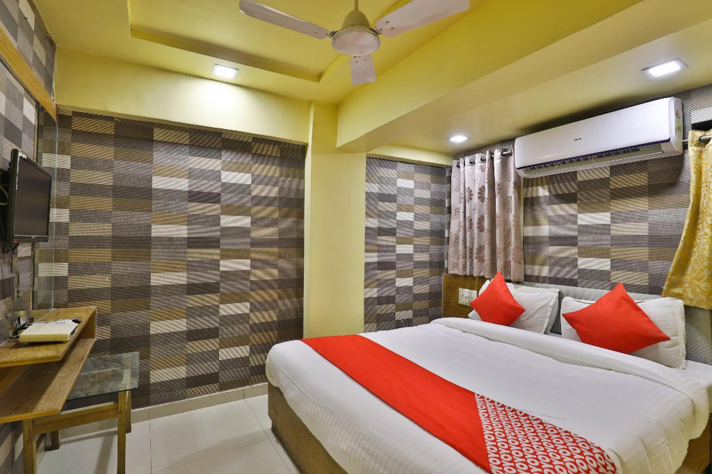 OYO 29992 Hotel Shreeji Palace