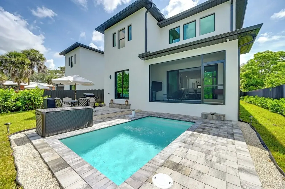 3 Mi to Naples Beach: Chic Group Getaway w/ Pools