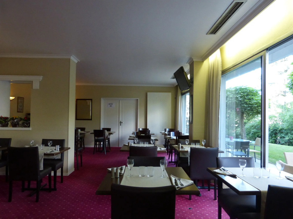 Hotel ASTORIA- Saint Etienne-Centre des Congrès-