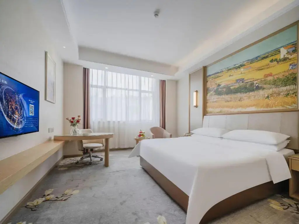 Vienna Hotel (Shenzhen Pingshan High-Speed Railway Station Pingshan Bonded Zone North Gate)