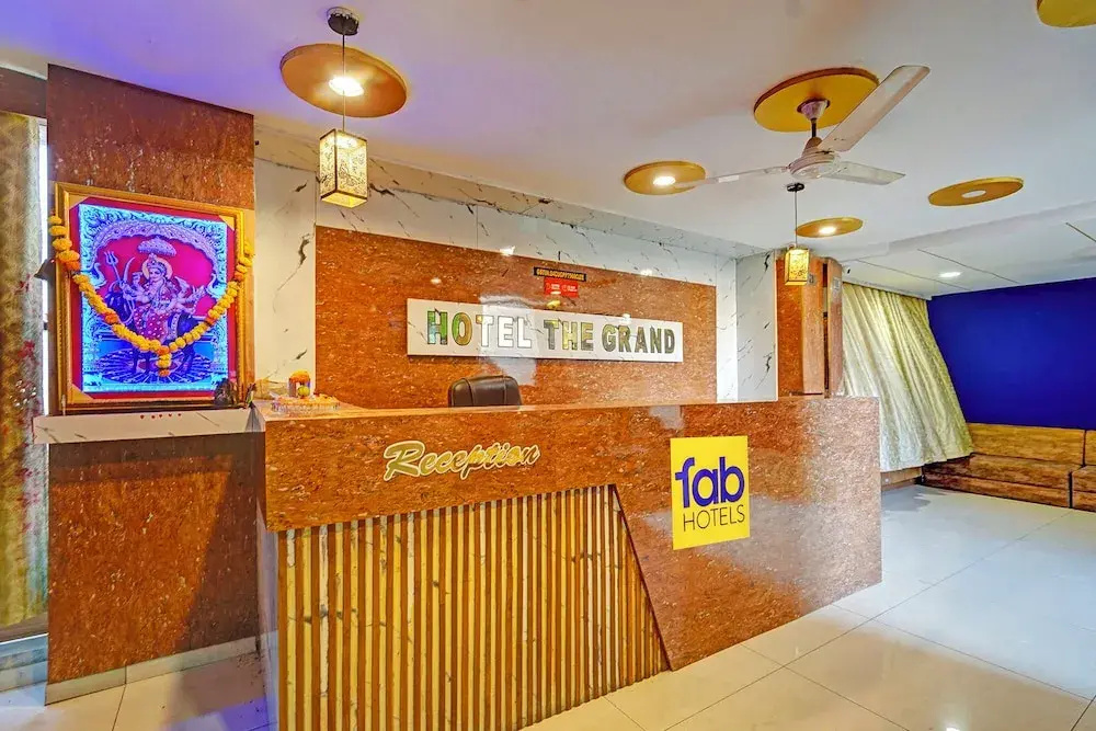 Fabhotel The Grand I