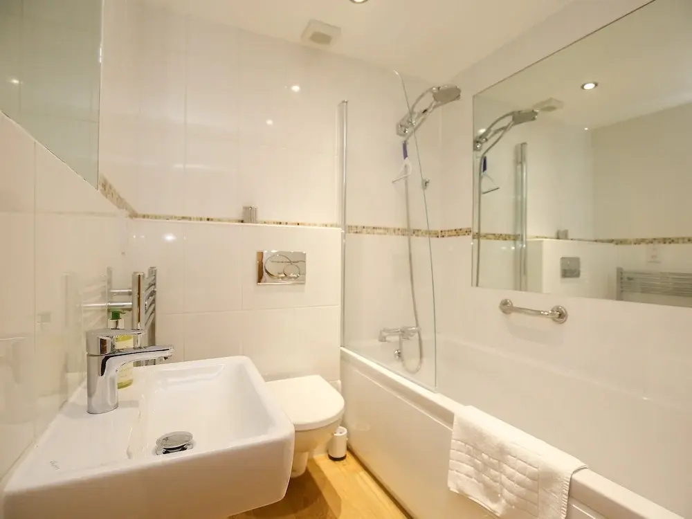 5 Burford Mews