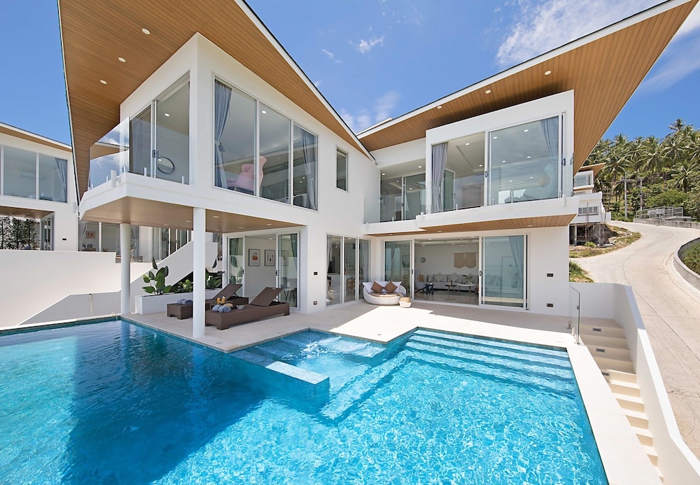 Villa Flair Luxury 4-BR sea views