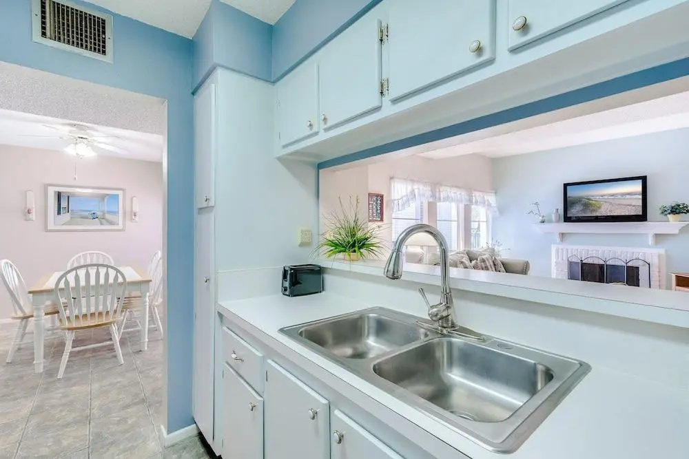 Madeira Beach Yacht Club 215F by Distinctive Beach Rentals