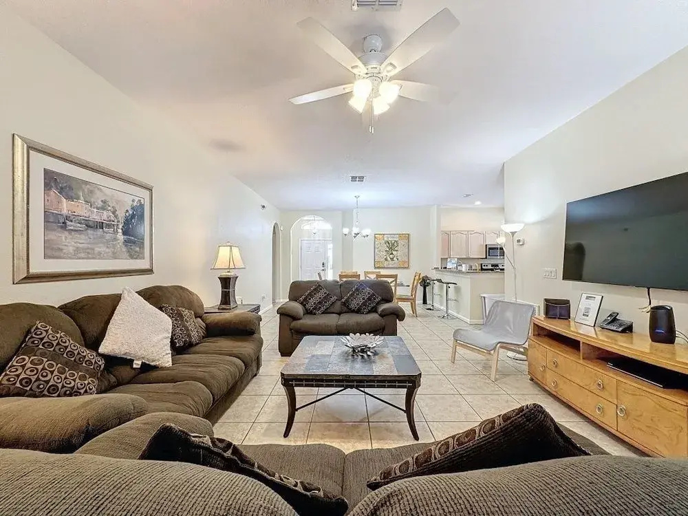 Walk To Silver Spurs Rodeo And Heritage Park 4 Bedroom Home