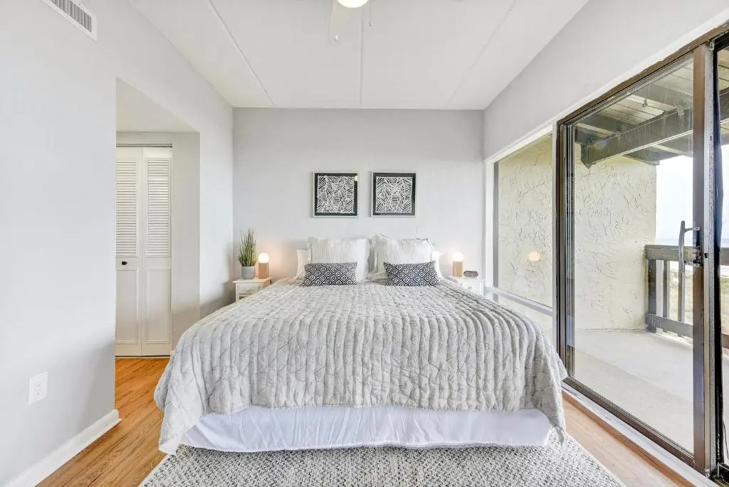 Island View, 2 Bedrooms, Sleeps 8, Ocean Front, Pool, Tennis, WiFi