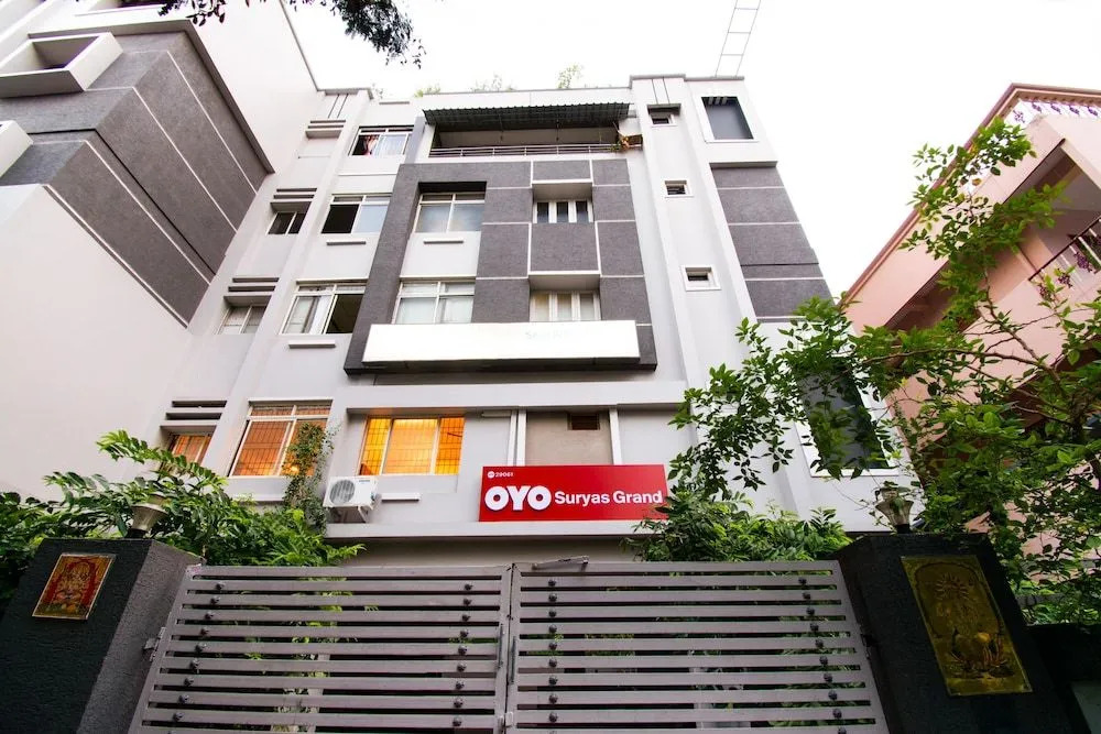 Oyo 29061 Suryas Grand