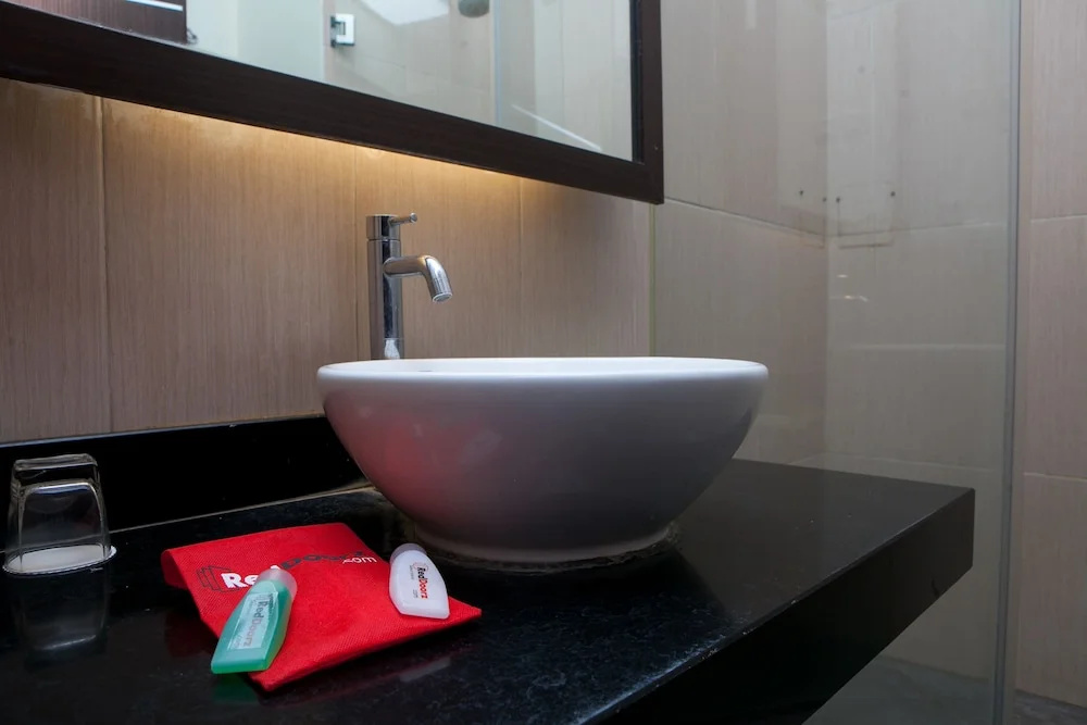 RedDoorz Plus near Bandung Indah Plaza
