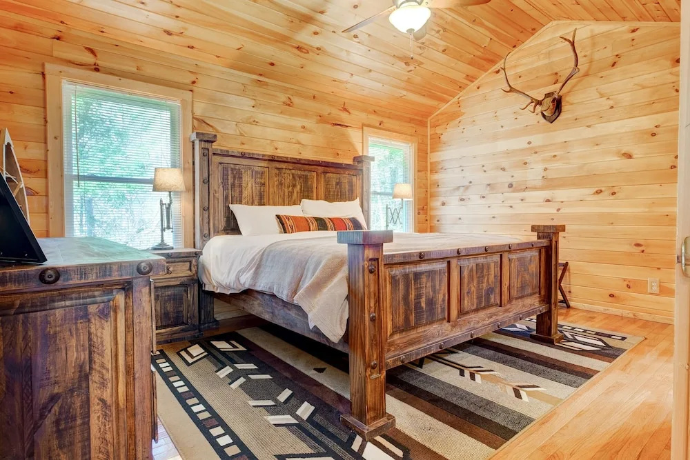 2333 Willow Lane Cabin 2 Bedrooms 2.5 Bathrooms Cabin