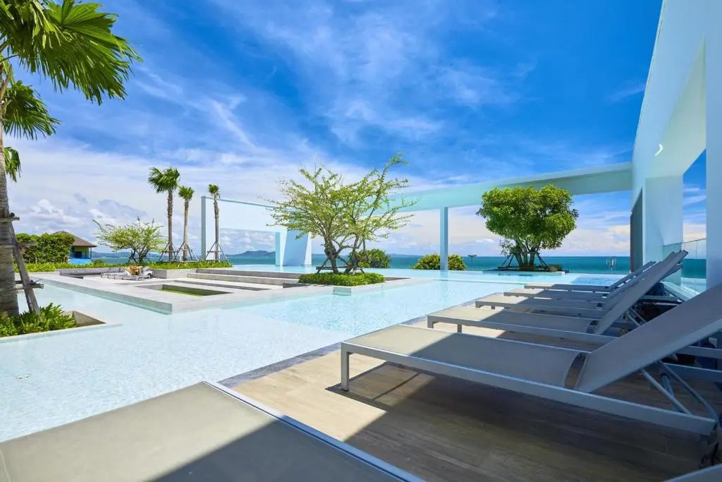 Kuno - 2Br, Beachfront Jomtien
