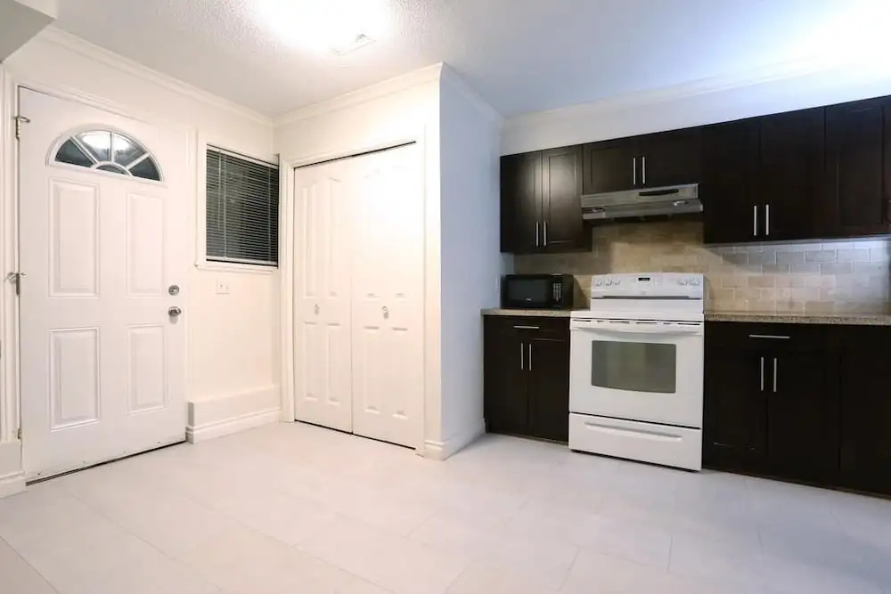 Perfect 3BR Guest Suite Near YVR Airport by Elevate Rooms