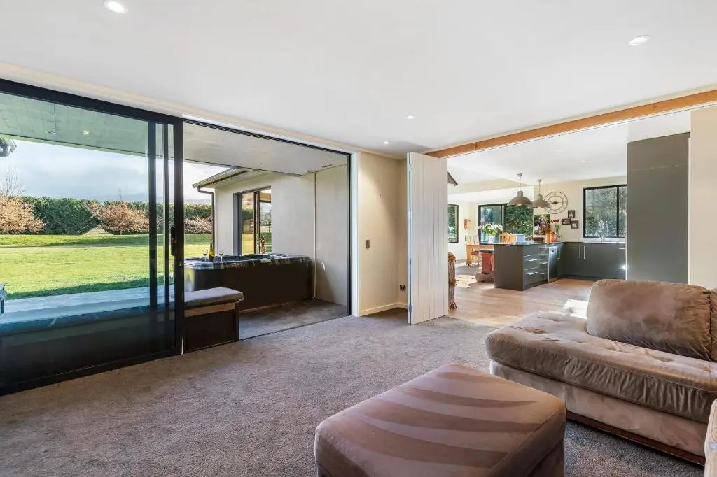 Travellers Retreat Live The Dream