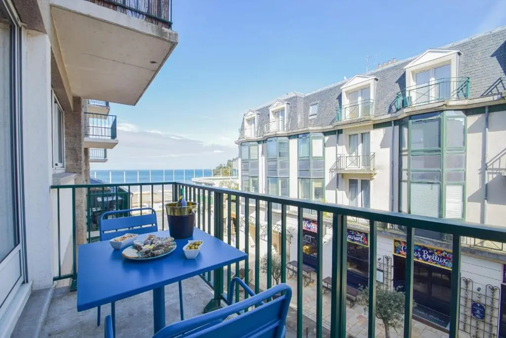 Appartement cosy 2 pers vue mer balcon hyper centre Dinard