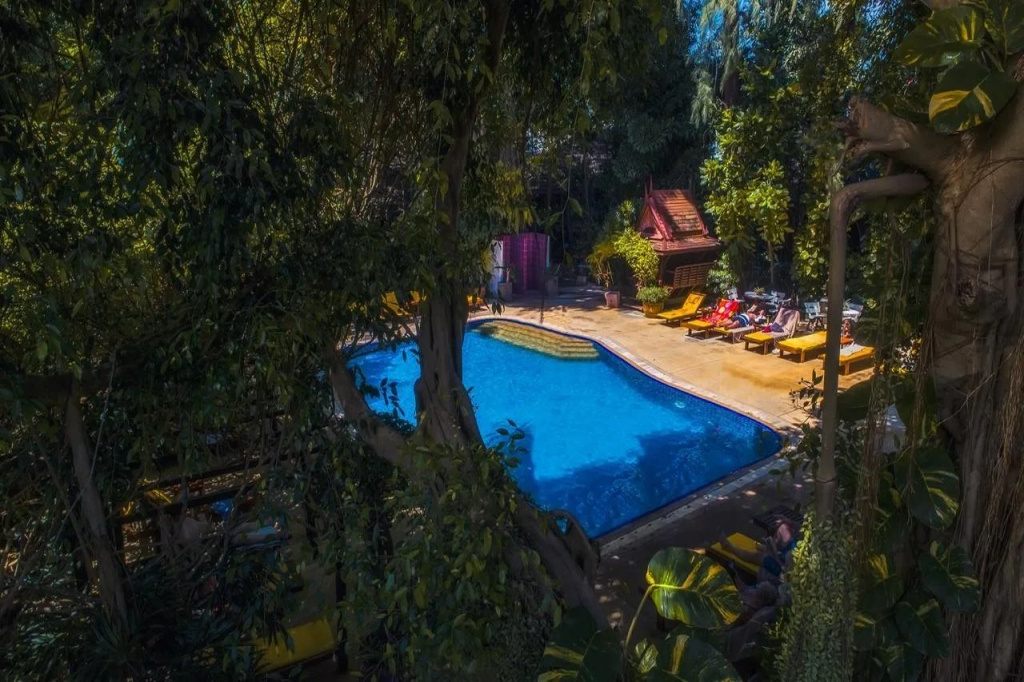 Tropica Bungalow Beach Hotel