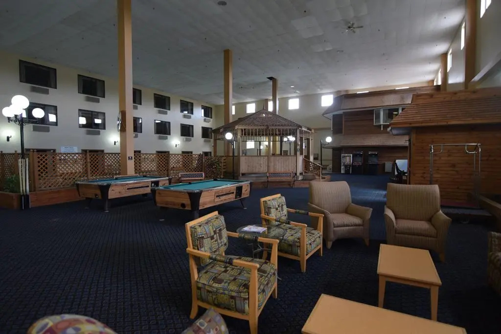 Katahdin Inn & Suites