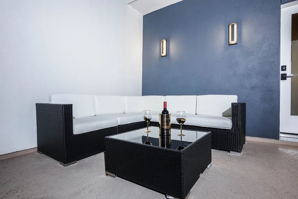 Spacious Luxe 3BD Townhome in Dwtn HTX.