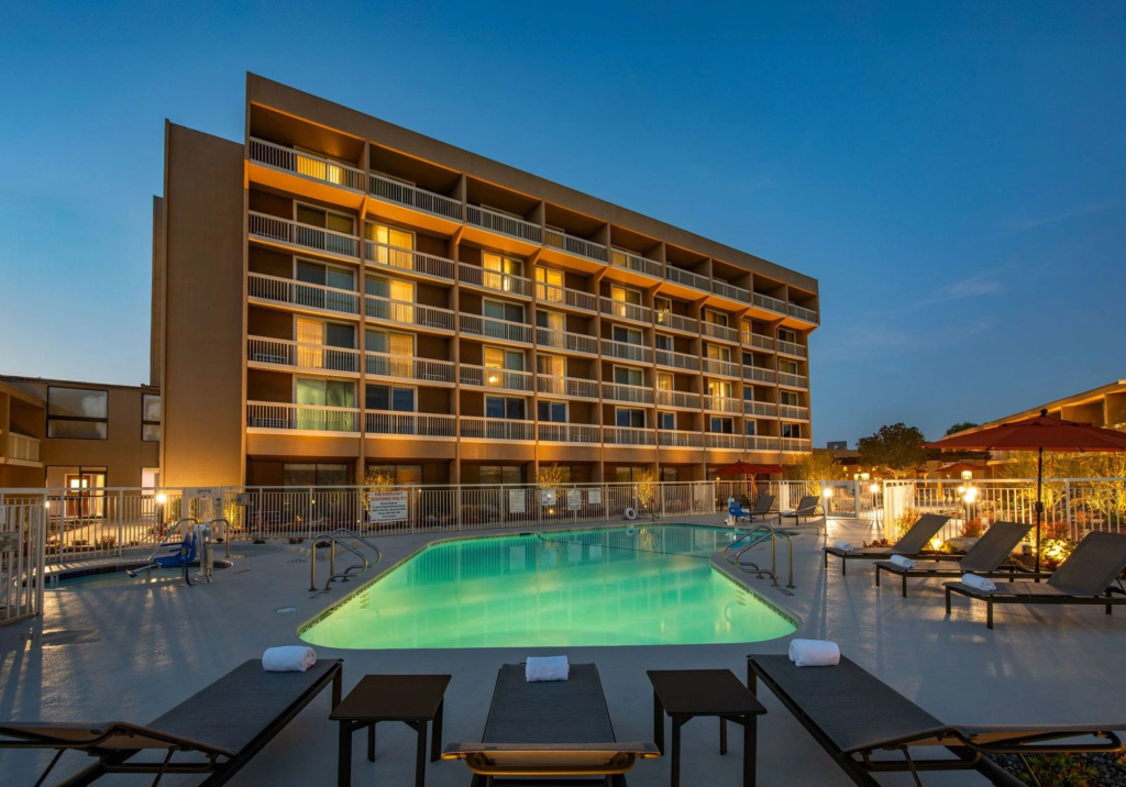 Holiday Inn Oxnard - Ventura by IHG