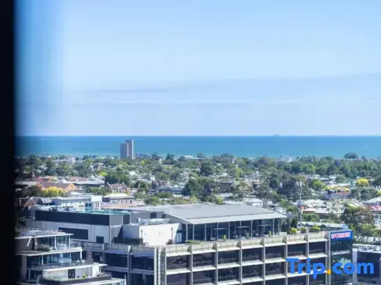 Deluxe 2B 1B Bay View Condo