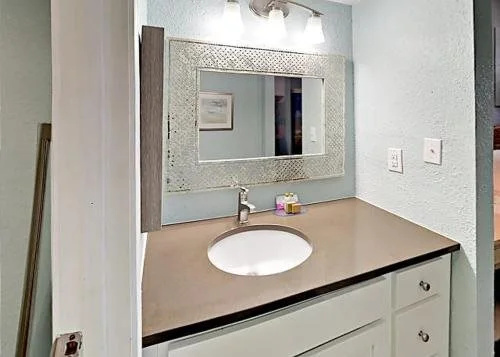 Sea Breeze Suites