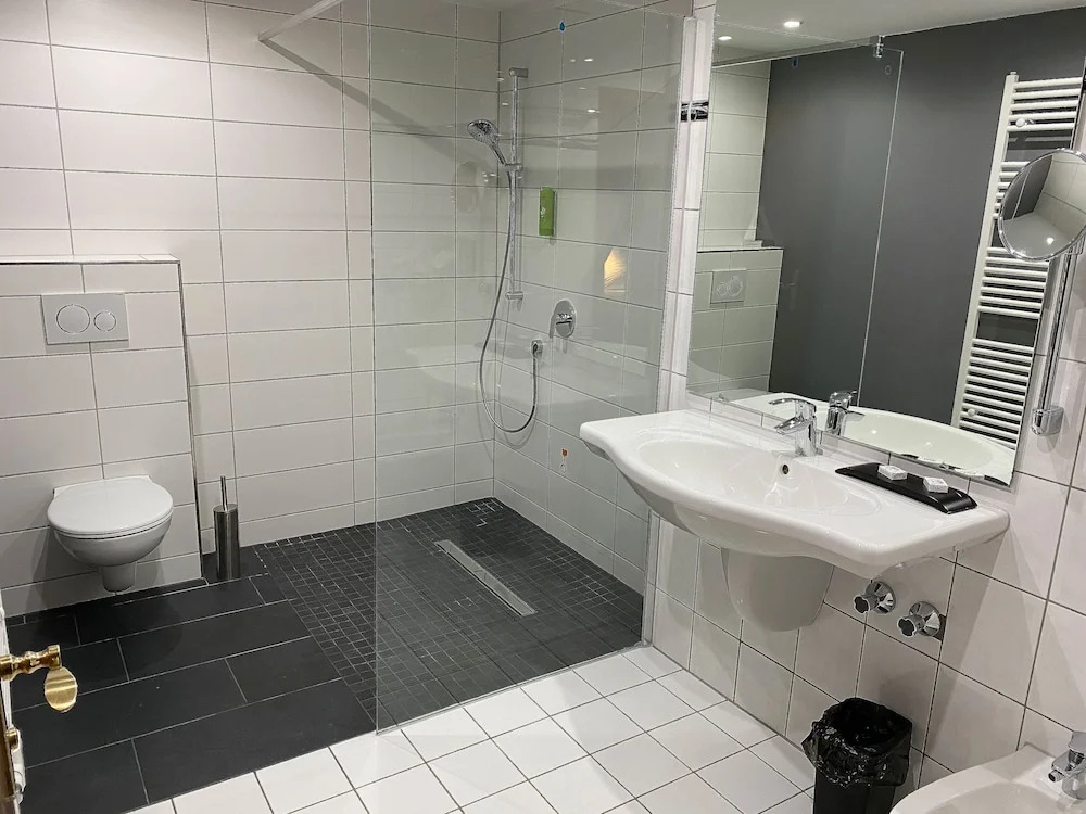 SL\otel im Parforcehaus