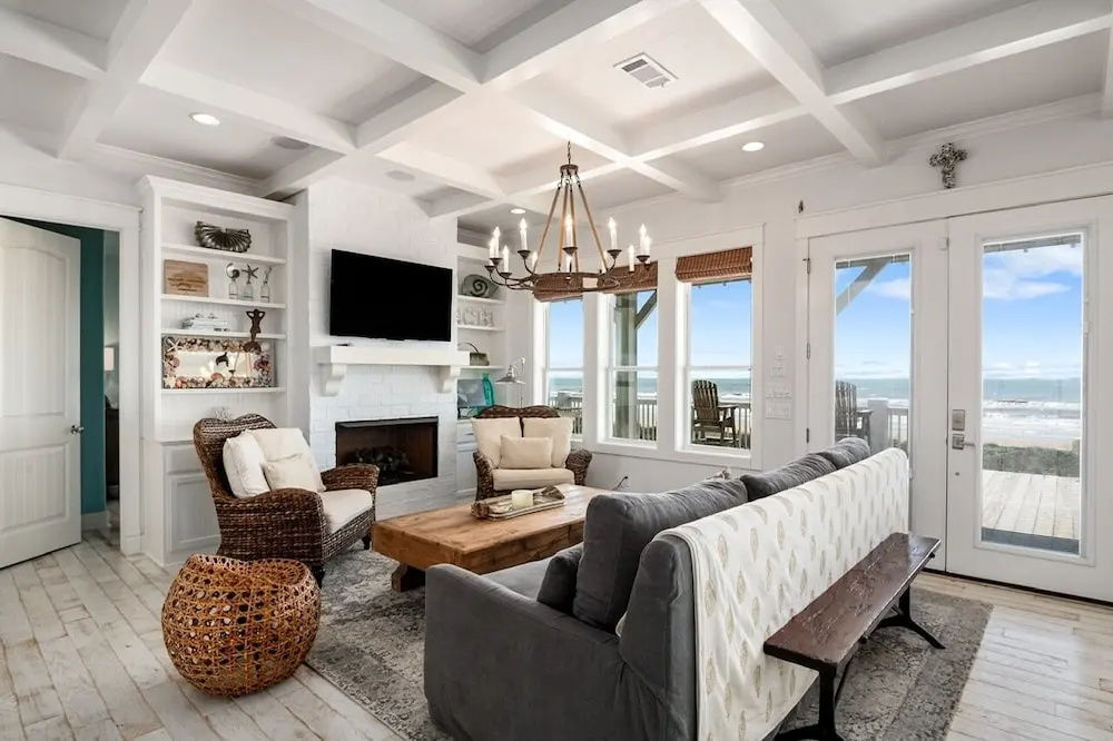 Trinidad Beauty 4 Bedroom Home by RedAwning