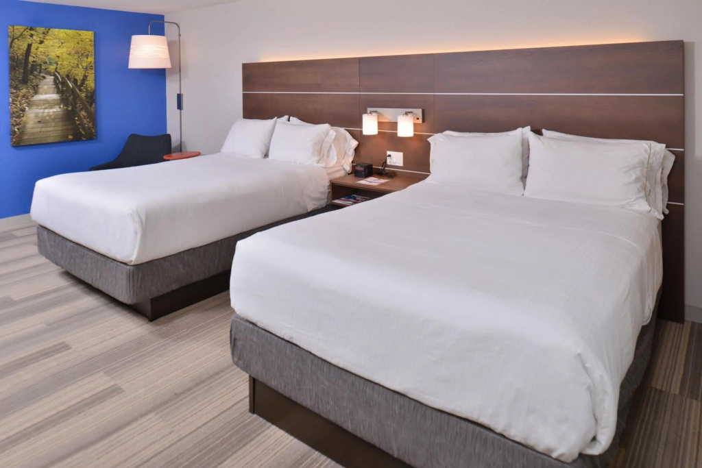 Holiday Inn Express Hotel and Suites Stevens Point by IHG