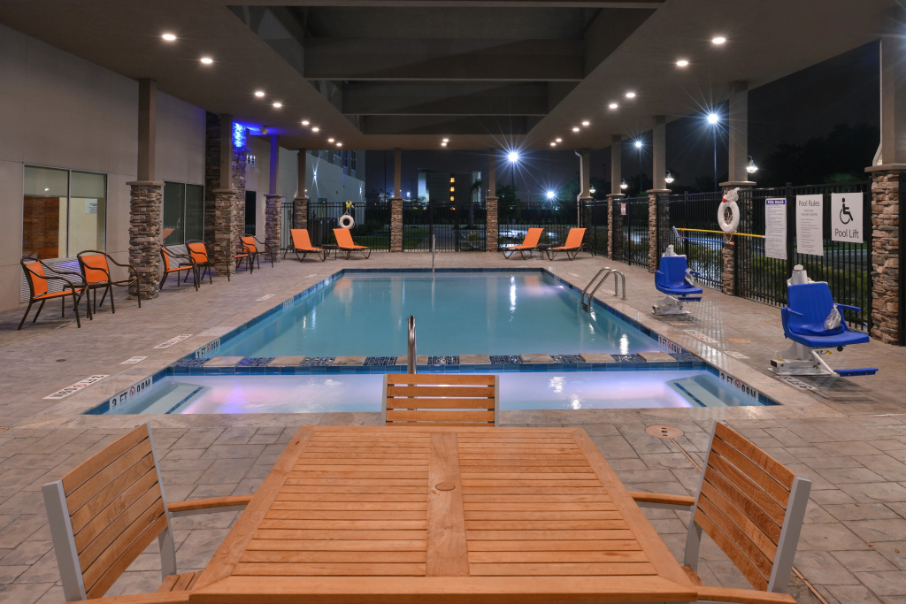 Holiday Inn Express & Suites Houston E - Pasadena by IHG