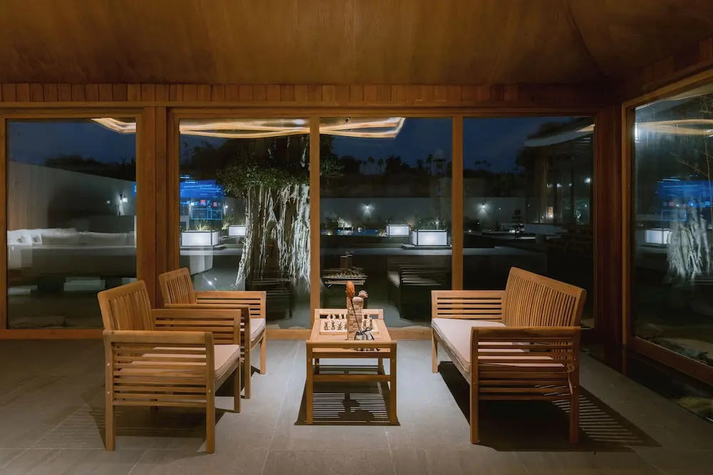 THE JAPANESE HOUSE by BRIDGE RETREATS