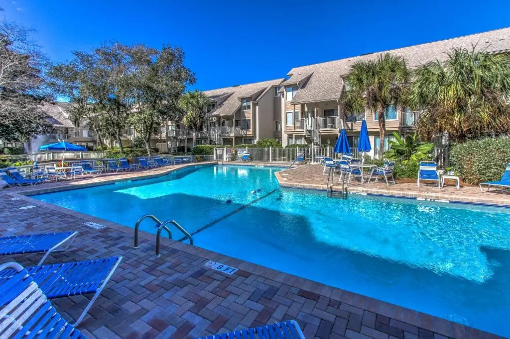 82 Courtside 2 BR Forest Beach Condo