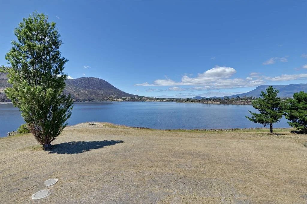 Amazing Unique Five-Star Waterfront Retreat