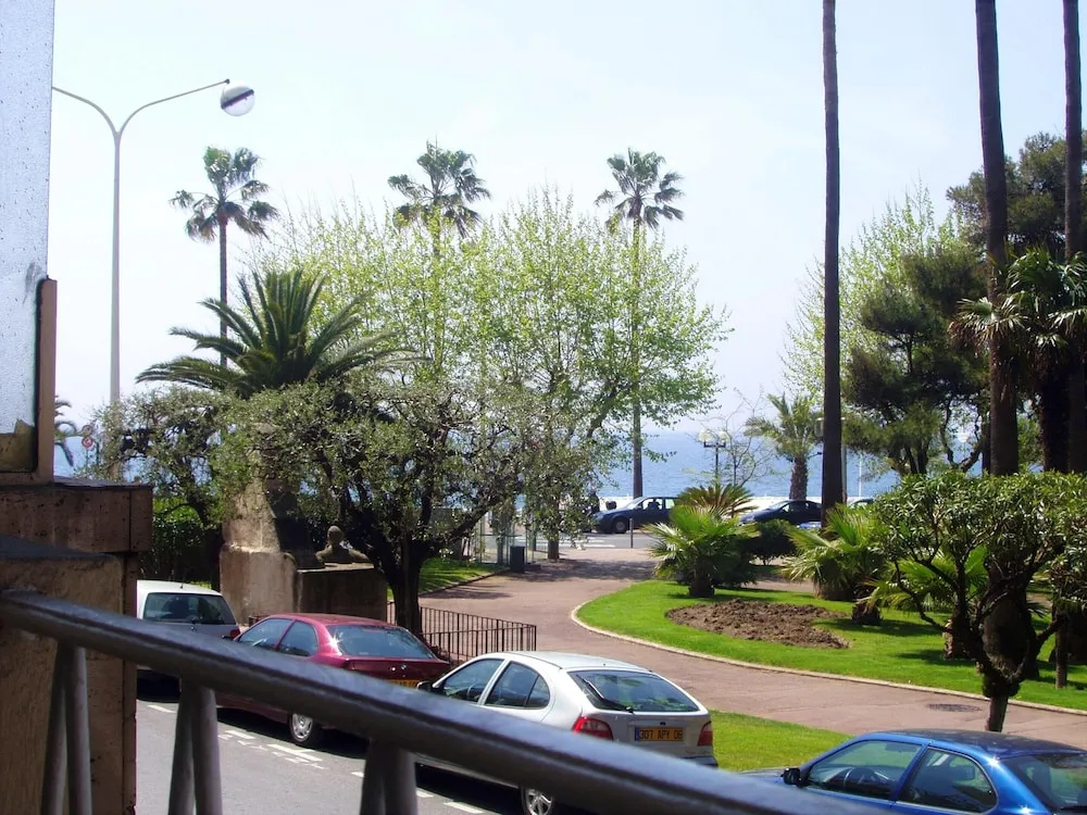 Apartment With one Bedroom in Cannes, With Wonderful City View, Furnis