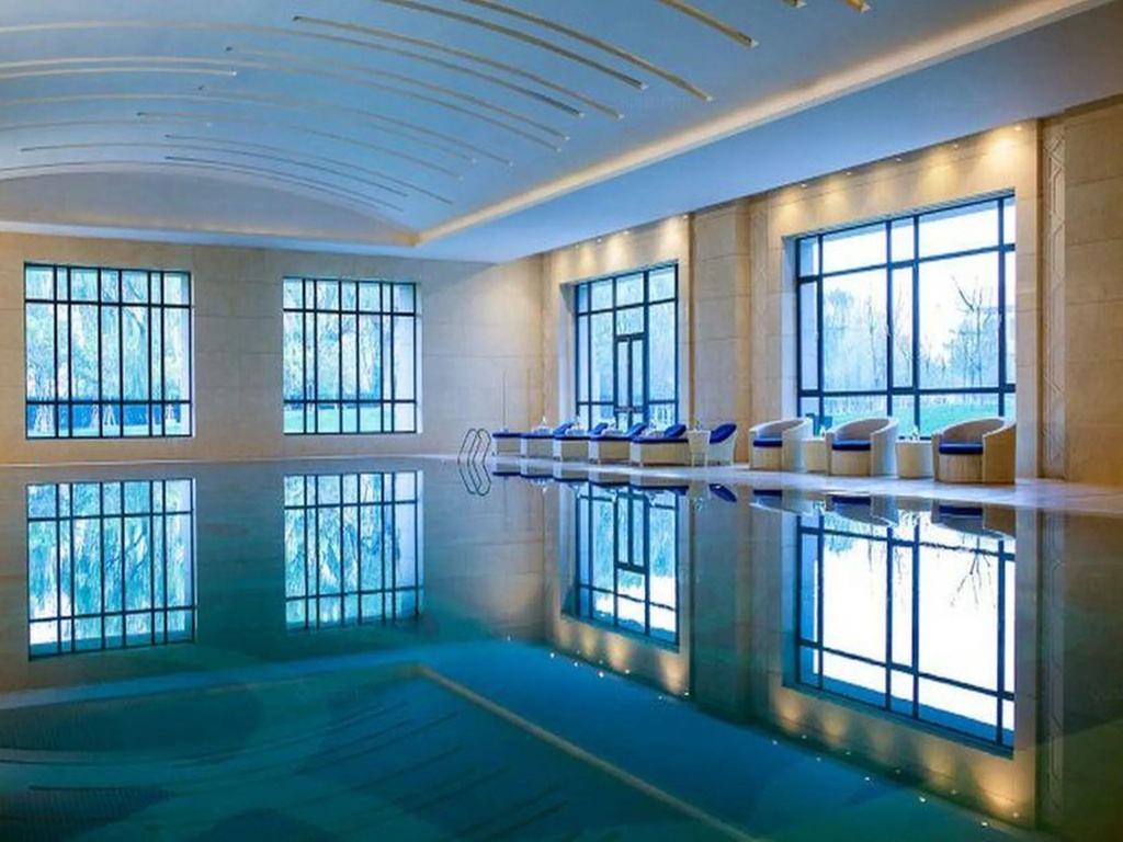 Renaissance Tianjin Lakeview Hotel