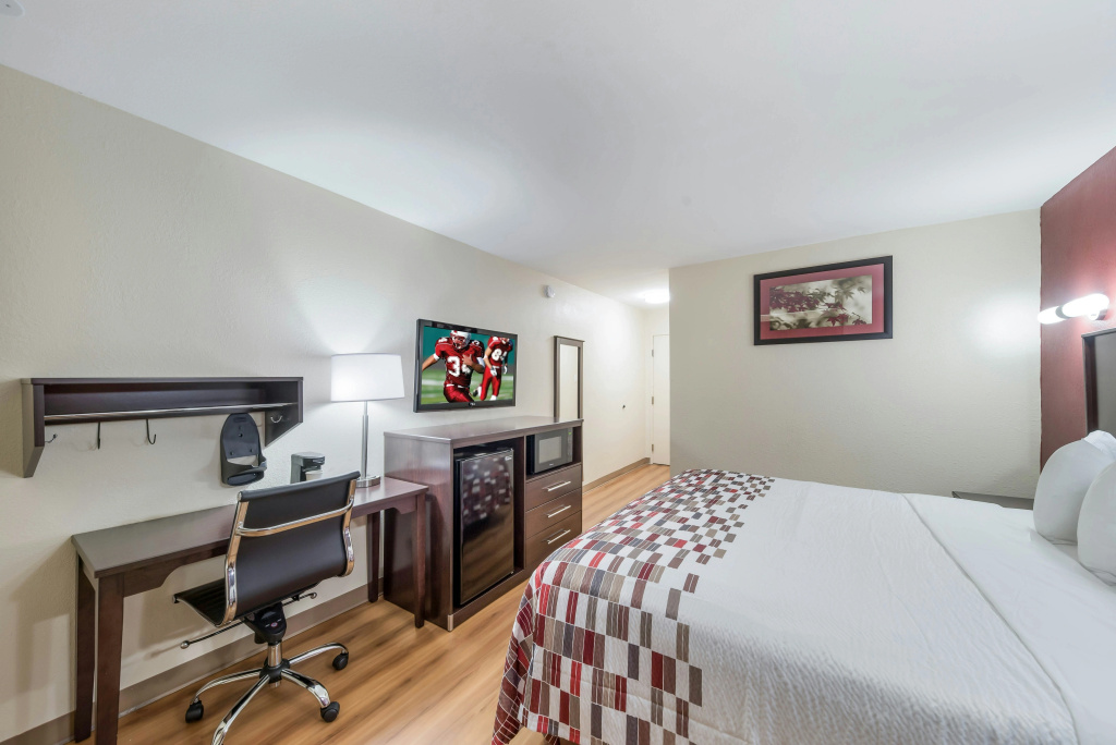 Red Roof Inn & Suites Denton