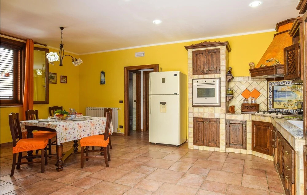 Stunning Home in Aspra With 3 Bedrooms and Wifi