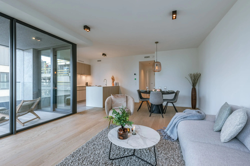 Stylish 2 Bedroom With Terrace and Parking
