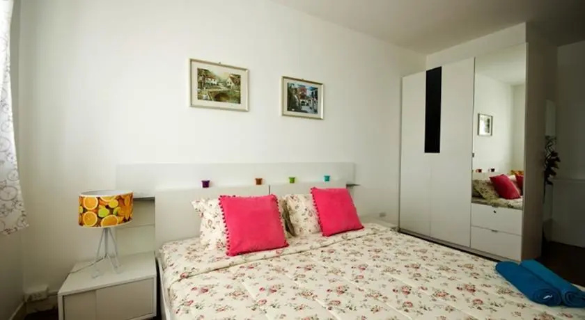 Navio Service Apartment